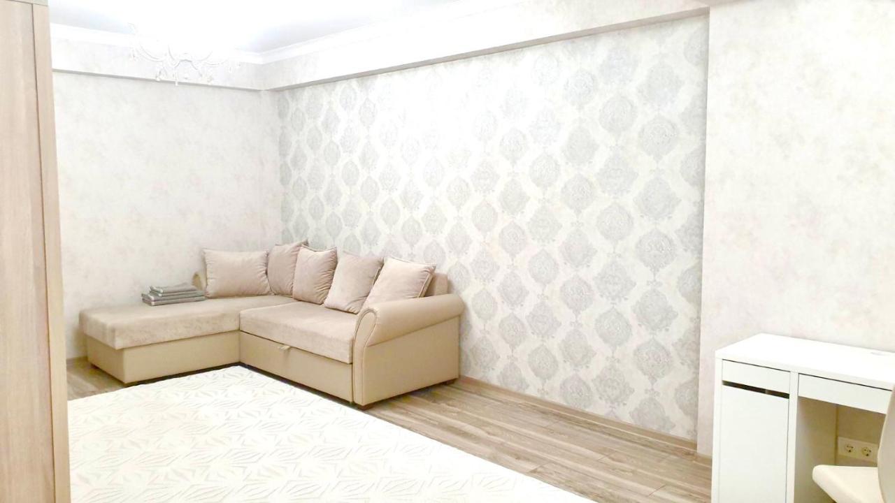 Center Apartment On Albisoara Street Kisinyov Kültér fotó