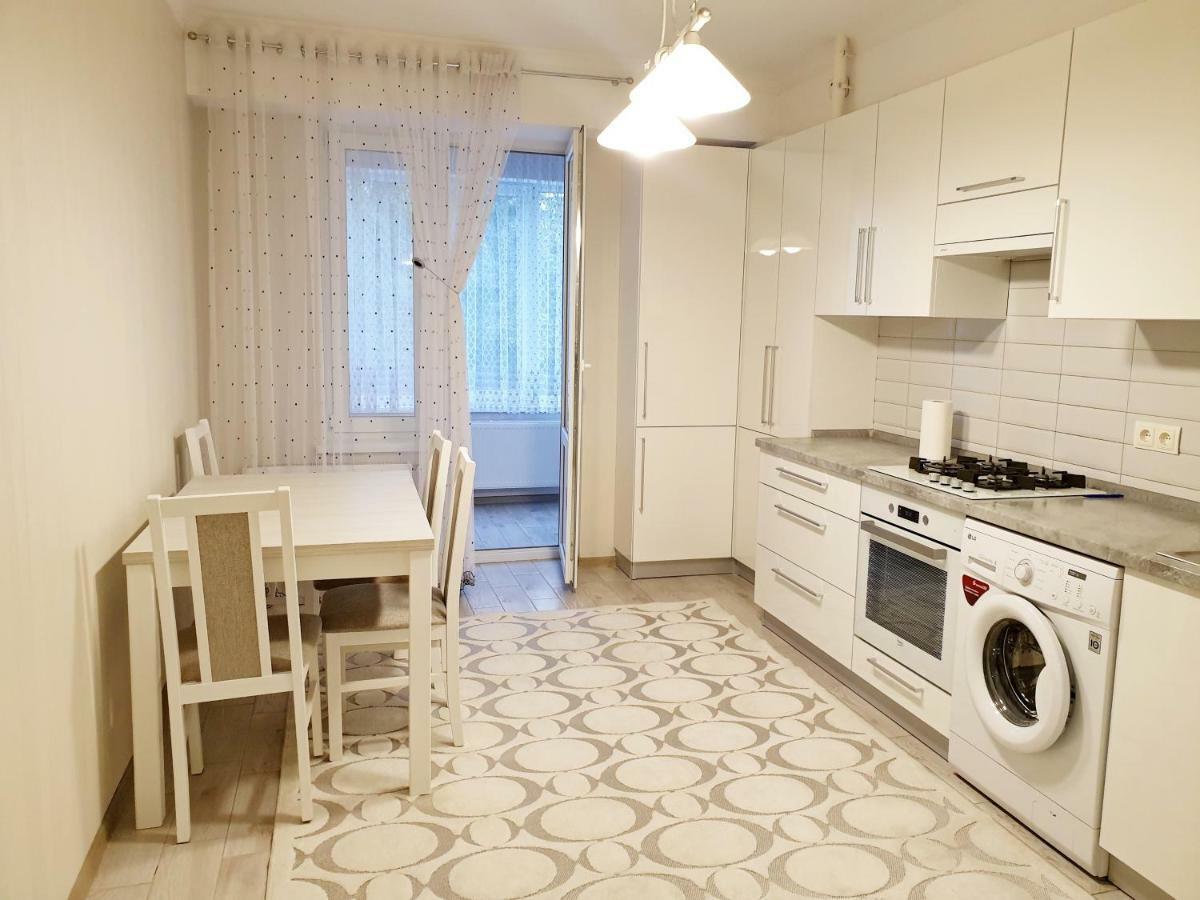 Center Apartment On Albisoara Street Kisinyov Kültér fotó
